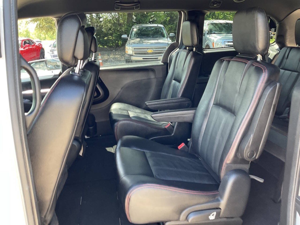 Used 2019 Dodge Grand Caravan GT FWD image 12