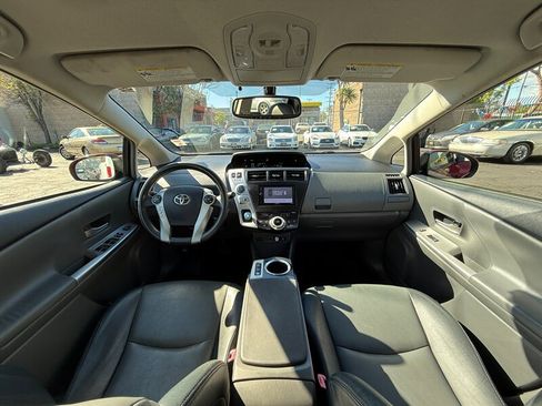 Used 2012 Toyota Prius V Five FWD image 14
