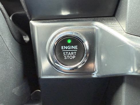 Used 2021 Ford F150 Lariat image 36