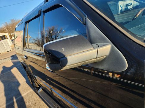 Used 2010 Ford Expedition Limited image 7