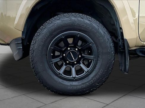 Used 2019 Toyota Tacoma SR5 RWD image 11