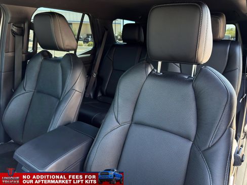 Used 2025 Toyota 4Runner SR5 AWD/4WD image 20