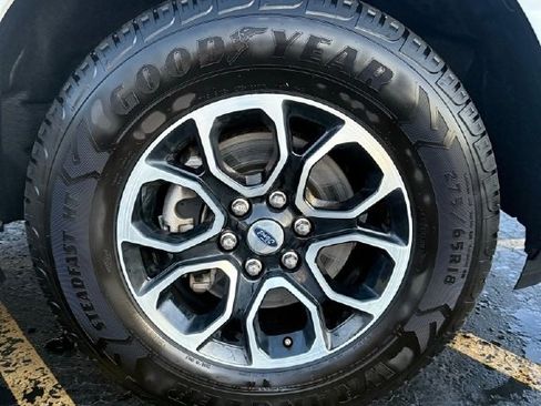 Used 2024 Ford Expedition Max XLT image 8