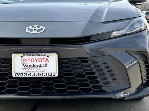 Certified 2025 Toyota Camry SE image 11