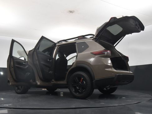 Certified 2025 Nissan Rogue Rock Creek image 44