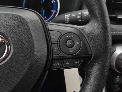 Certified 2025 Toyota RAV4 LE AWD/4WD image 19