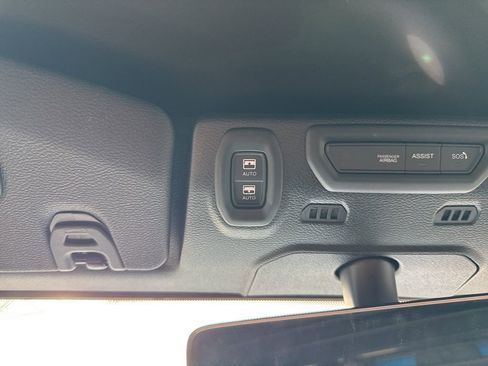 Used 2023 Jeep Wrangler Unlimited Sahara w/ Cold Weather Group image 19