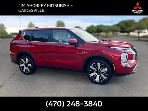 New 2025 Mitsubishi Outlander SE image 1