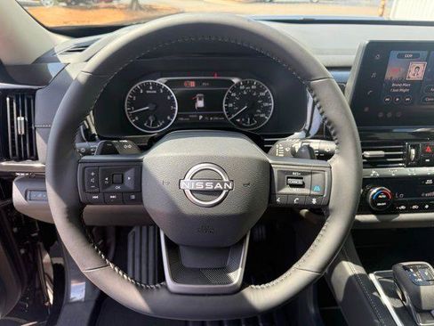 Used 2026 Nissan Pathfinder SV w/ Cargo Package image 8