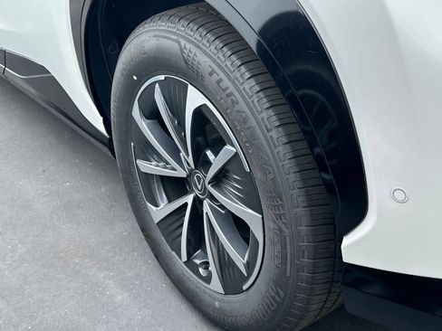 Used 2023 Lexus RZ 450e Premium w/ Technology Package AWD/4WD image 18