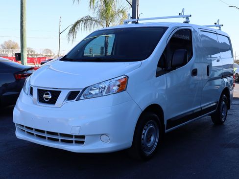 Used 2016 Nissan NV200 SV image 2