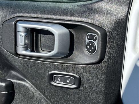 Used 2019 Jeep Wrangler Unlimited Rubicon w/ Steel Bumper Group image 16