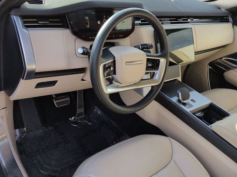 Used 2024 Land Rover Range Rover SE image 9
