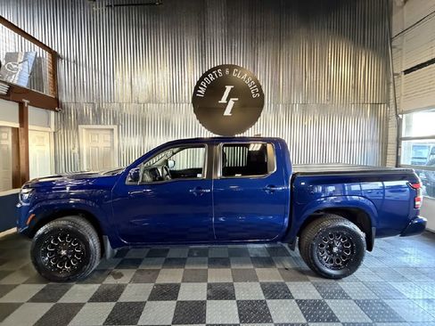 Used 2022 Nissan Frontier SV image 8