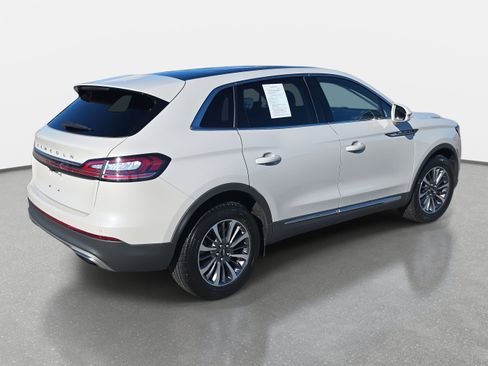 Used 2022 Lincoln Nautilus Reserve image 5