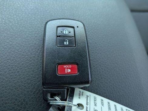 Used 2023 Toyota Tacoma Limited image 33