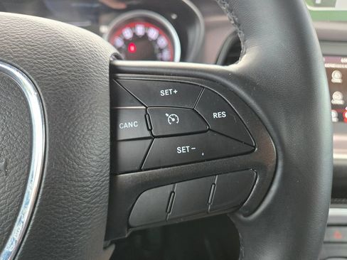 Used 2019 Dodge Challenger SXT RWD image 27