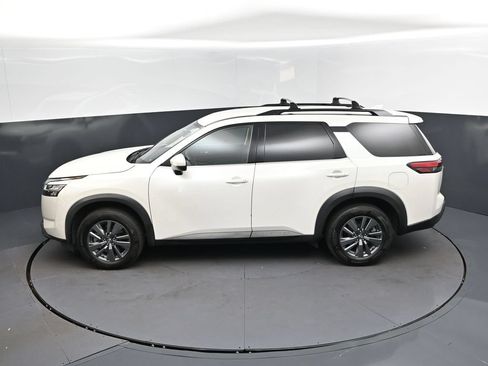 Used 2022 Nissan Pathfinder SV FWD image 32