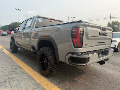 Used 2024 GMC Sierra 2500 AT4 w/ AT4 Premium Plus Package AWD/4WD image 6