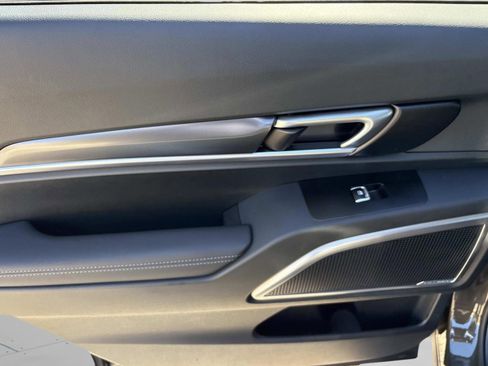 New 2025 Kia Telluride S image 19