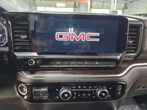 Used 2023 GMC Sierra 1500 Elevation w/ LPO, GMC Protection Package AWD/4WD image 19
