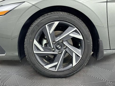 Certified 2025 Hyundai Elantra Sport image 30