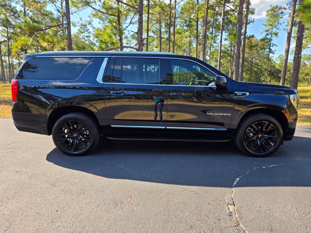 Used 2023 GMC Yukon XL SLT AWD/4WD image 6