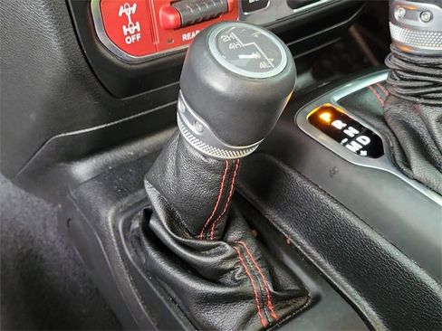 Used 2020 Jeep Wrangler Unlimited Rubicon w/ Quick Order Package 28Y Recon image 31