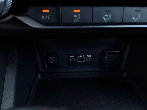 Used 2025 Nissan Sentra SV FWD image 26