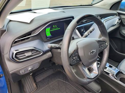 Used 2023 Chevrolet Bolt EUV Premier w/ Super Cruise Package FWD image 22