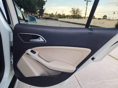 Used 2016 Mercedes-Benz GLA 250 image 40