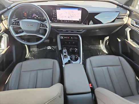Certified 2025 Audi Q5 Premium w/ Convenience Package AWD/4WD image 19