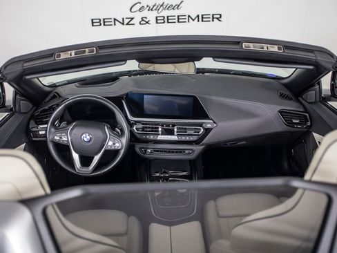 Used 2021 BMW Z4 sDrive30i w/ Premium Package image 11