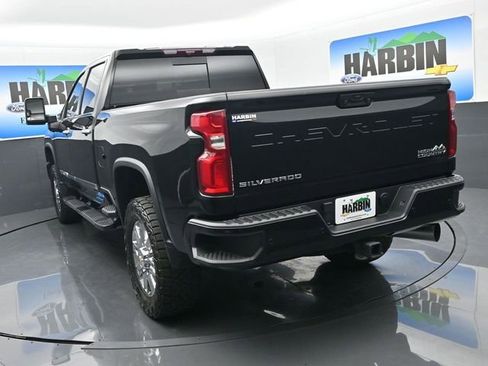 Used 2024 Chevrolet Silverado 2500 High Country w/ High Country Premium Package AWD/4WD image 4