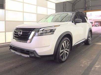Used 2025 Nissan Pathfinder Platinum w/ Cargo Package