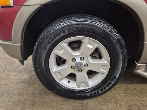Used 2003 Ford Explorer Eddie Bauer image 7