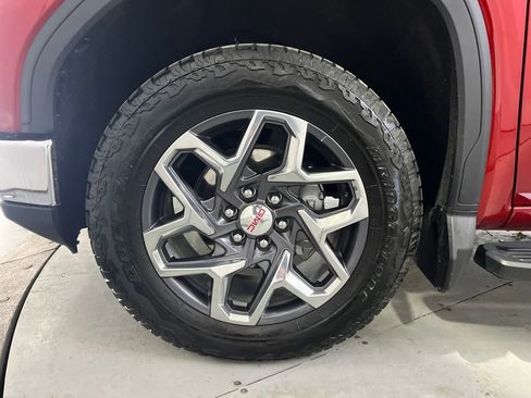 Used 2025 GMC Sierra 1500 SLT w/ SLT Premium Package image 15