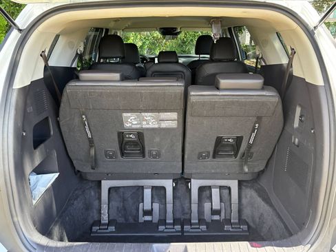 Used 2026 Kia Carnival FWD image 33
