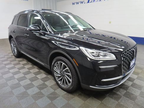 Used 2026 Lincoln Corsair Reserve AWD/4WD image 3