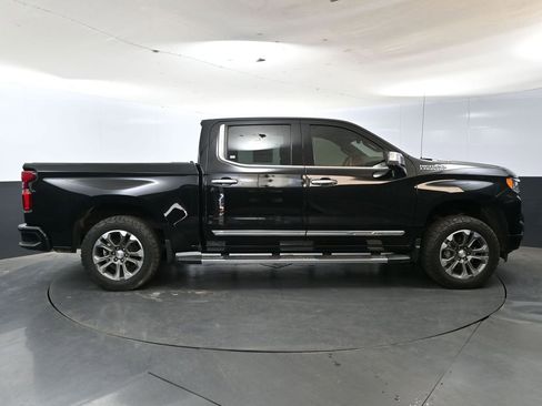 Used 2023 Chevrolet Silverado 1500 High Country w/ Technology Package image 4