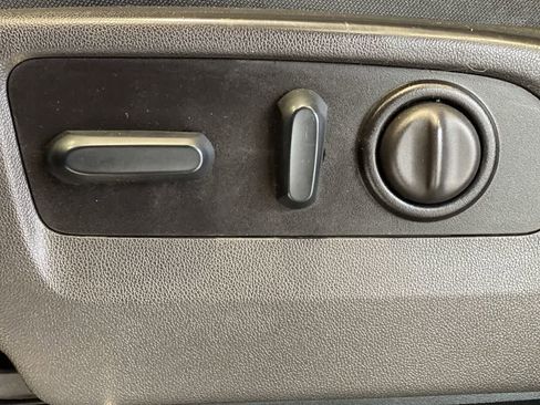 Used 2022 GMC Sierra 1500 SLE w/ Preferred Package image 14