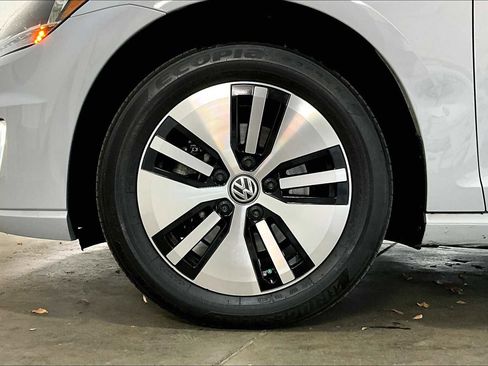 Used 2019 Volkswagen e-Golf SE w/ Driver Assistance Package image 12