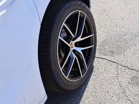 Certified 2026 Porsche Macan AWD/4WD image 36