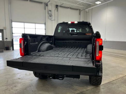 New 2026 Ford F250 Lariat w/ Black Appearance Package image 22