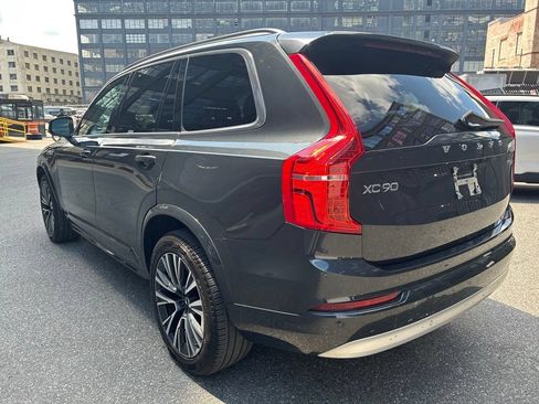Certified 2022 Volvo XC90 T6 Momentum w/ Climate Package AWD/4WD image 8