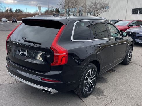 Used 2020 Volvo XC90 T6 Momentum image 3