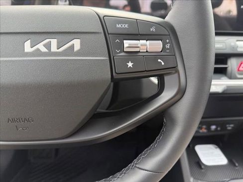 New 2025 Kia K4 EX image 17