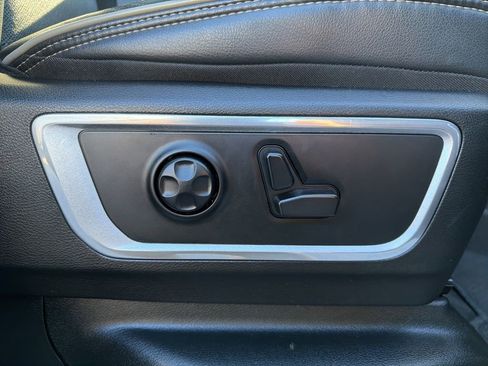 Used 2019 RAM 1500 Laramie AWD/4WD image 27