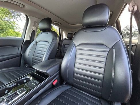 Certified 2019 Ford Edge SEL w/ Equipment Group 201A image 22