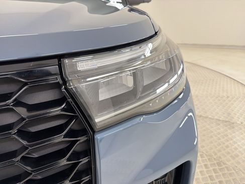 Certified 2025 Ford Explorer ST-Line RWD image 11